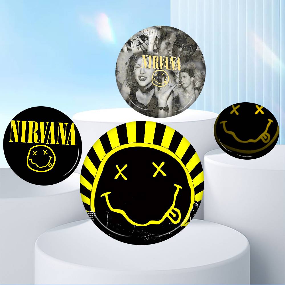 N-Nirvana Nuove spille Spilla  - Badminton Meme recensione e prezzo