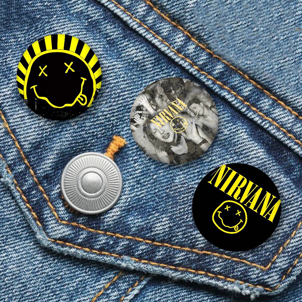 N-Nirvana Nuove spille Spilla  - Badminton Meme recensione e prezzo