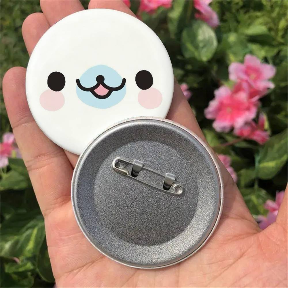 CUTE M-Mamegoma Seal Meme Badg - Badminton Meme recensione e prezzo